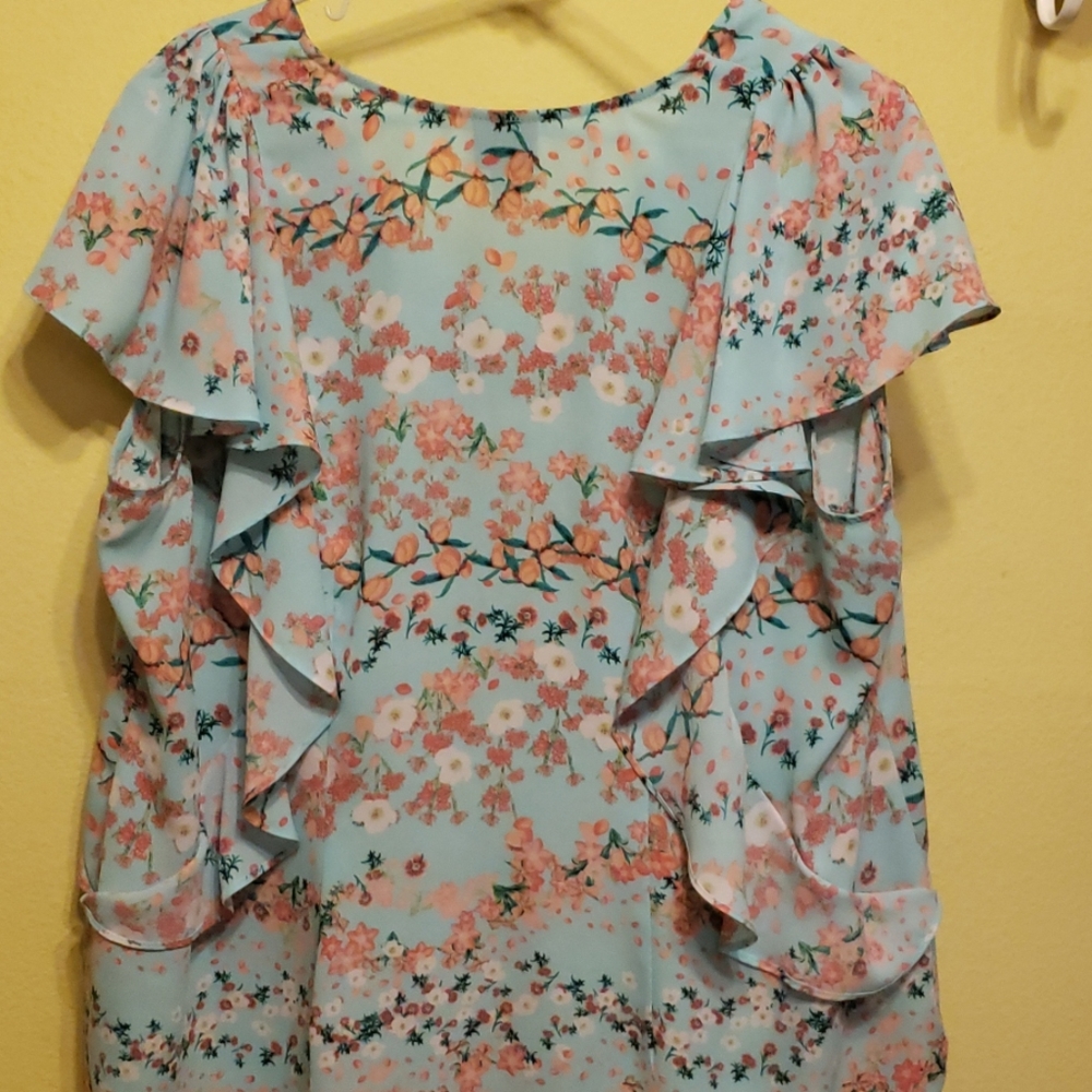 Pretty spring floral blouse - Picture 4 of 6